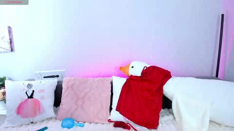 Snapshot of evarey_ chatting on April 14, 2026, 4:51 am Adelina online show from April 14, 2026, 4:51 am