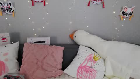 Snapshot of evarey_ chatting on May 6, 2026, 3:46 am Adelina online show from May 6, 2026, 3:46 am