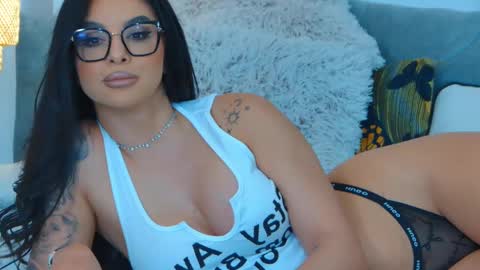 Snapshot of evareyss chatting on February 12, 2025, 2:21 pm evareyss online show from February 12, 2025, 2:21 pm