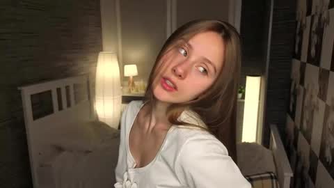 Eva online show from September 25, 2025, 7:17 pm