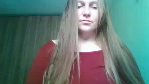 Snapshot of evasapples2026 chatting on May 8, 2026, 3:28 pm evasapples2026 online show from May 8, 2026, 3:28 pm