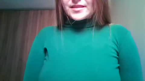 Snapshot of evasapples2026 chatting on May 19, 2026, 8:26 pm evasapples2026 online show from May 19, 2026, 8:26 pm