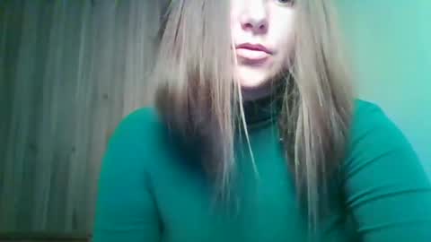 Snapshot of evasapples2026 chatting on June 2, 2026, 3:47 pm evasapples2026 online show from June 2, 2026, 3:47 pm