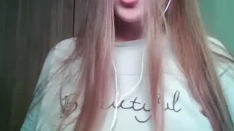Snapshot of evasapples2026 chatting on June 13, 2026, 8:40 pm evasapples2026 online show from June 13, 2026, 8:40 pm