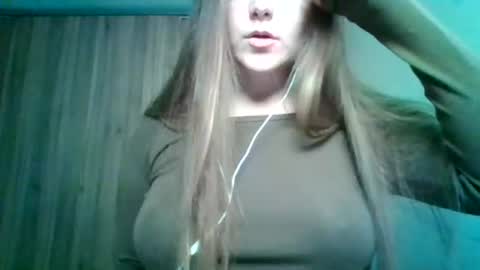evasapples2026 online show from June 19, 2026, 8:45 pm