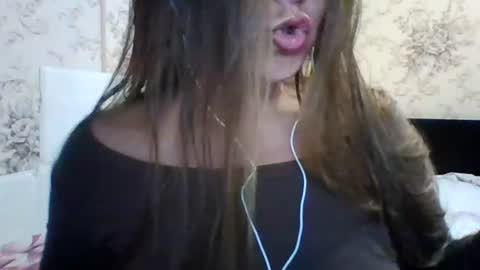 evasapples2026 online show from July 2, 2026, 9:10 pm
