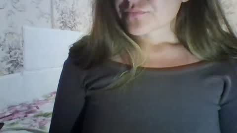 evasapples2026 online show from July 5, 2026, 7:10 pm