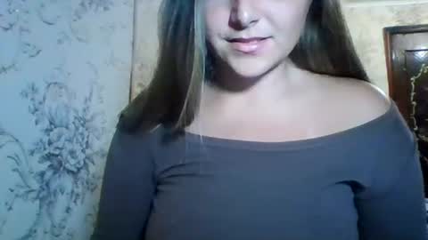 evasapples2026 online show from July 10, 2026, 7:27 pm