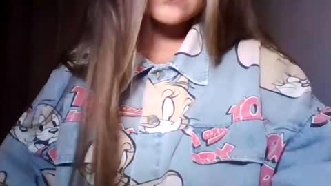 evasapples2026 online show from July 31, 2026, 9:47 pm