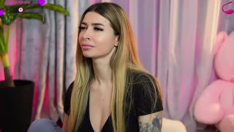 Snapshot of evasparks_ chatting on May 20, 2026, 10:49 pm Eva online show from May 20, 2026, 10:49 pm