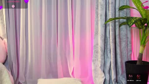 Snapshot of evasparks_ chatting on June 2, 2026, 10:23 pm Eva online show from June 2, 2026, 10:23 pm