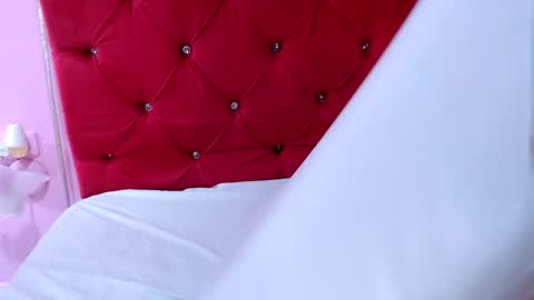 Eva    Instagram evasummer 1 online show from October 21, 2025, 5:08 am