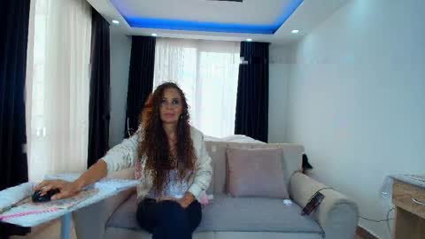  EVA LUNA online show from May 12, 2026, 2:58 pm