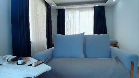  EVA LUNA online show from July 18, 2026, 6:23 pm