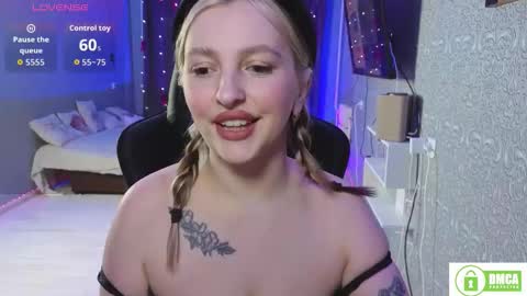 Snapshot of evavibe chatting on January 10, 2026, 6:53 pm evavibe online show from January 10, 2026, 6:53 pm