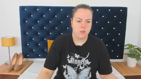 Snapshot of evawetdream chatting on February 18, 2025, 6:37 am Eva online show from February 18, 2025, 6:37 am