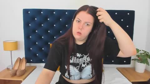 Snapshot of evawetdream chatting on February 28, 2025, 5:48 am Eva online show from February 28, 2025, 5:48 am