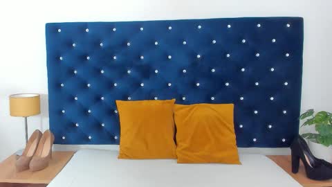 Snapshot of evawetdream chatting on October 8, 2025, 5:49 am Eva online show from October 8, 2025, 5:49 am