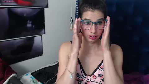 Snapshot of evawilliams_ chatting on February 23, 2025, 4:39 am Eva online show from February 23, 2025, 4:39 am