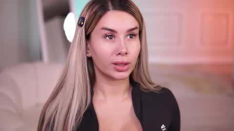 Eva online show from December 3, 2025, 9:57 pm