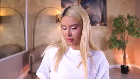 Eva online show from March 13, 2026, 8:48 pm