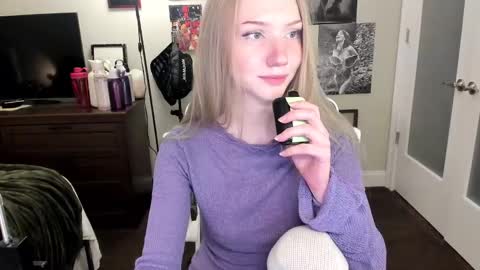 Snapshot of eve003300 chatting on December 6, 2024, 11:14 pm Goddess Eve online show from December 6, 2024, 11:14 pm