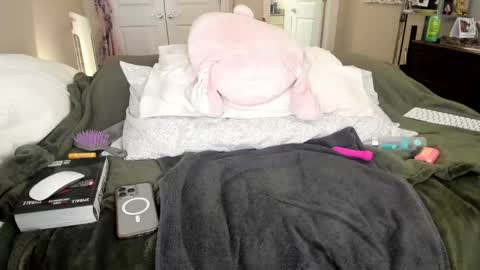 Snapshot of eve003300 chatting on December 21, 2024, 2:19 am Goddess Eve online show from December 21, 2024, 2:19 am