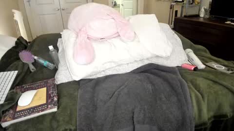 Snapshot of eve003300 chatting on December 31, 2024, 2:19 am Goddess Eve online show from December 31, 2024, 2:19 am