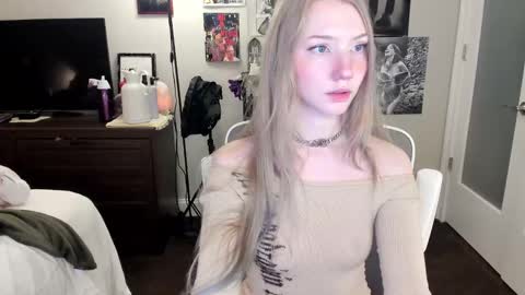 Snapshot of eve003300 chatting on January 20, 2025, 11:10 pm Goddess Eve online show from January 20, 2025, 11:10 pm