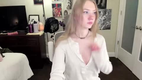 Snapshot of eve003300 chatting on February 7, 2025, 11:13 pm Goddess Eve online show from February 7, 2025, 11:13 pm