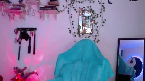 Snapshot of eve_blue77 chatting on November 5, 2025, 2:33 am Eve Blue friends. IG eve blue77 TW EveBlue 1 OF eveblue7 online show from November 5, 2025, 2:33 am