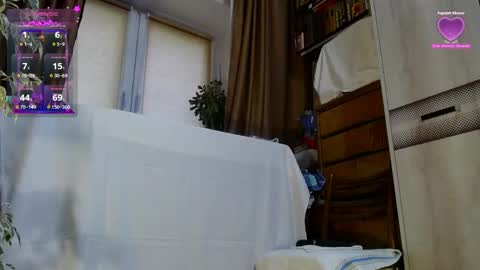 Snapshot of eve_milf chatting on May 5, 2026, 1:30 pm Francine online show from May 5, 2026, 1:30 pm