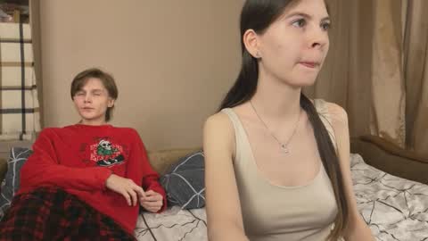 Snapshot of eveandrobert chatting on February 6, 2026, 7:06 pm EveRobert online show from February 6, 2026, 7:06 pm