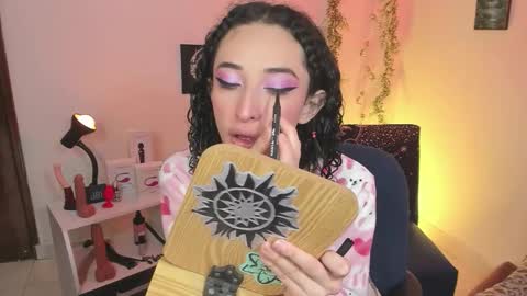 Eve Jane  online show from September 18, 2025, 2:08 pm