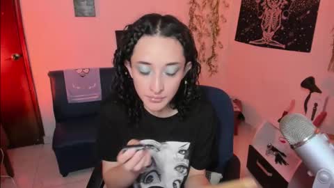 Eve Jane  online show from November 25, 2025, 3:56 pm