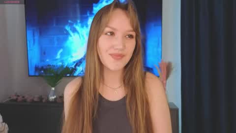 Snapshot of evegreenlee chatting on June 5, 2026, 7:14 am evegreenlee online show from June 5, 2026, 7:14 am