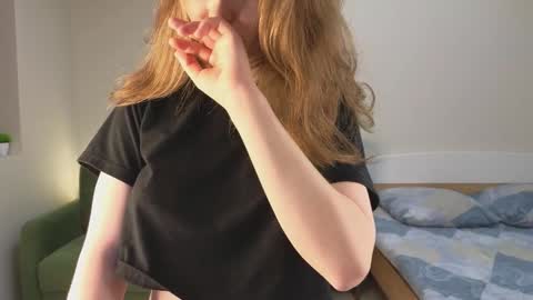 Eveleen online show from January 15, 2025, 11:40 pm