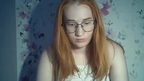 Snapshot of eveliina_shy chatting on June 11, 2026, 3:32 pm Evelina online show from June 11, 2026, 3:32 pm