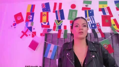 Snapshot of evelin__thompsson chatting on June 19, 2026, 3:11 am evelin__thompsson online show from June 19, 2026, 3:11 am