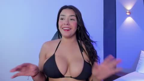 Snapshot of evelin_villan chatting on July 12, 2026, 2:24 am E V E L I N online show from July 12, 2026, 2:24 am