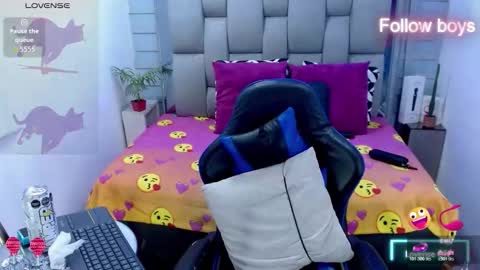 evelin zaens online show from February 17, 2026, 4:09 am