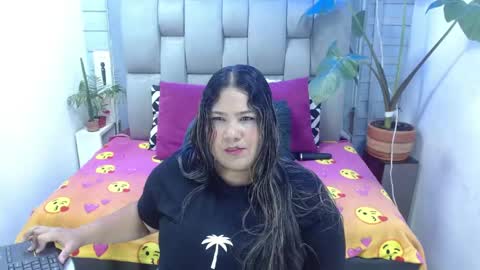 evelin zaens online show from April 23, 2026, 3:41 am