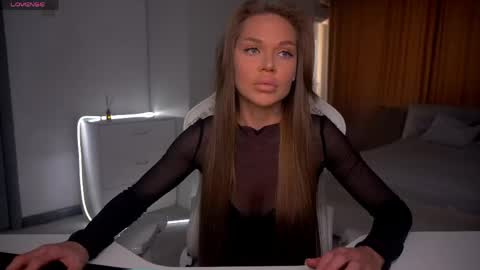 Evelina online show from May 4, 2026, 2:35 pm