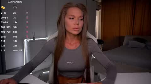 Snapshot of evelina_fox chatting on May 27, 2026, 10:34 am Evelina online show from May 27, 2026, 10:34 am