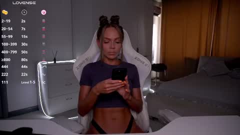Snapshot of evelina_fox chatting on July 27, 2026, 12:12 pm Evelina online show from July 27, 2026, 12:12 pm