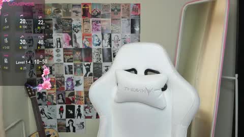 Snapshot of evelinalu chatting on May 6, 2026, 1:14 am Evelina online show from May 6, 2026, 1:14 am