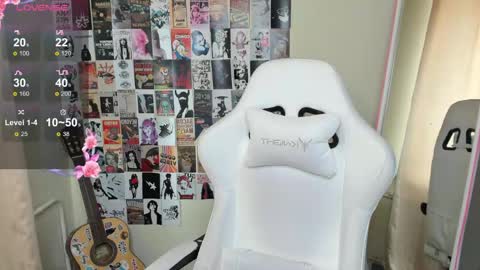 Snapshot of evelinalu chatting on May 10, 2026, 1:22 am Evelina online show from May 10, 2026, 1:22 am