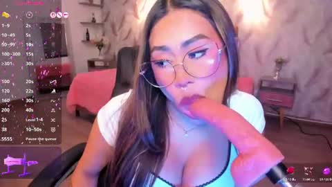 Eveline  online show from July 15, 2026, 7:19 pm