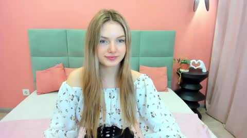 Eveline online show from May 3, 2026, 8:31 am