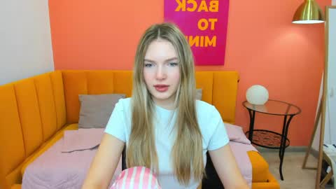 Eveline online show from May 10, 2026, 1:55 am